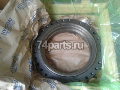 XKAH-00988 корпус ступица HYUNDAI R360LC-7