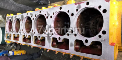 Блок двигателя Komatsu S6D155 верх