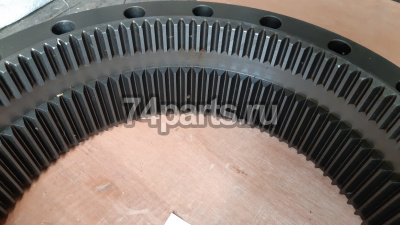 22U-27-21153, 22U-27-21152 шестерня коронная KOMATSU PC220, PC230